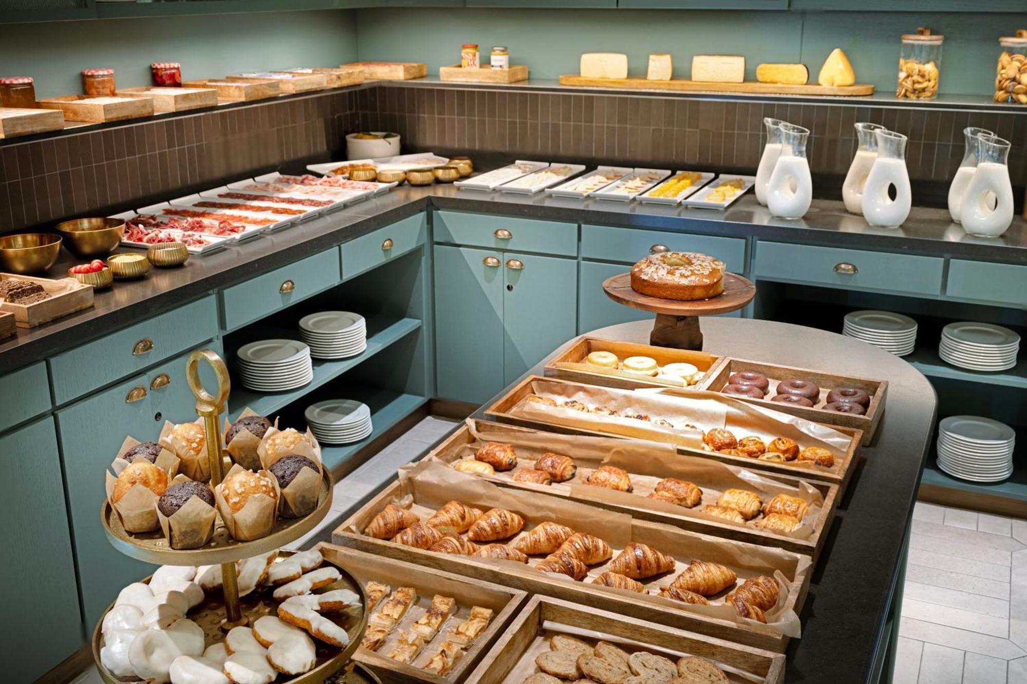 The Westin Madrid Cuzco Hotel Ngoại thất bức ảnh